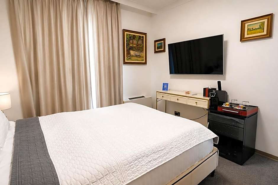 The Square Hotel