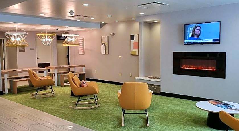 Spark by Hilton Erie