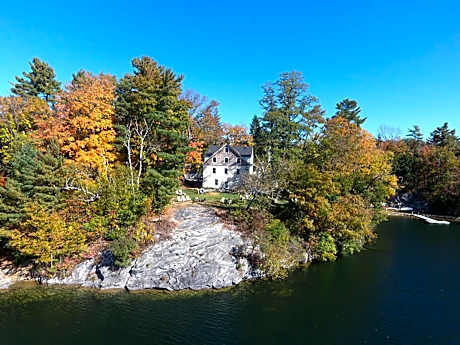Lakehouse Inn