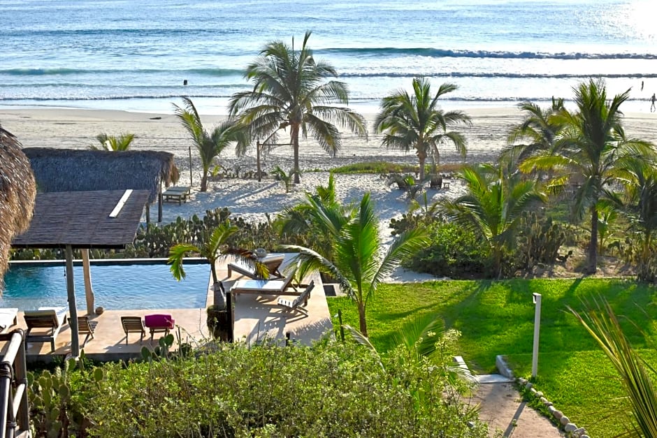 Casa Chula, caba¿as frente al mar