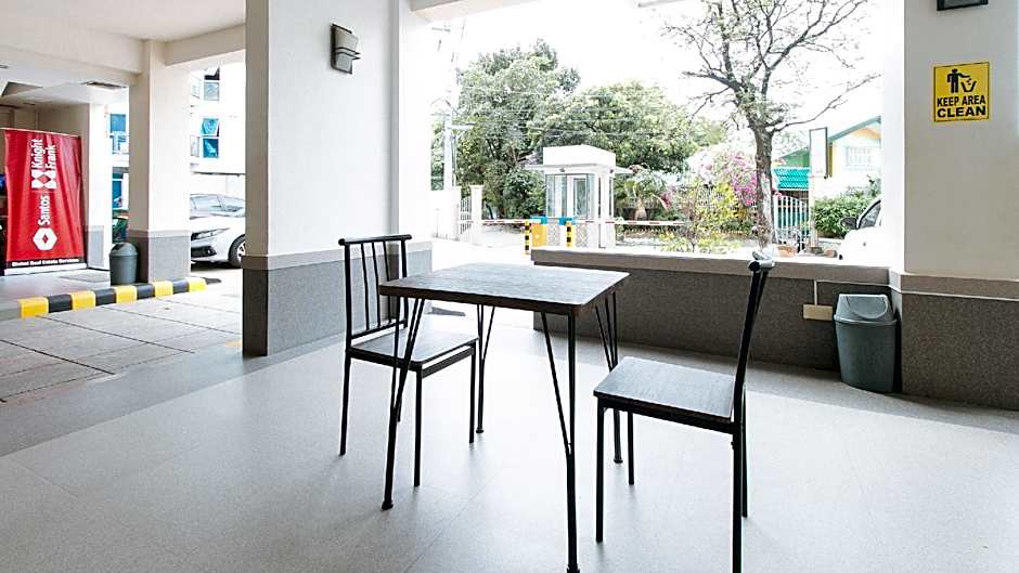 RedDoorz Plus @ Alpina Heights Paranaque