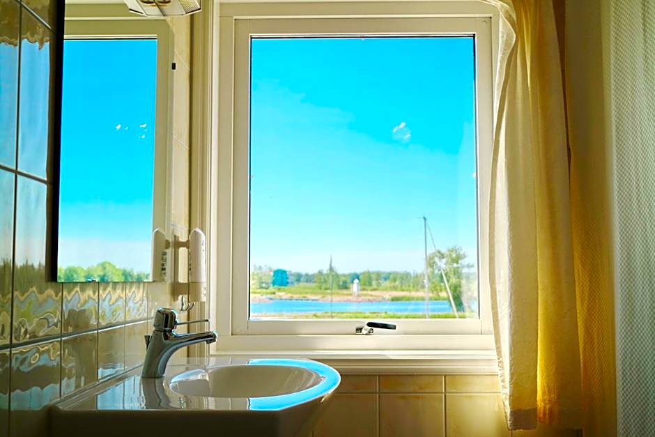 Vänerport Lakefront Hotell