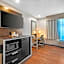 Quality Inn & Suites At Coos Bay