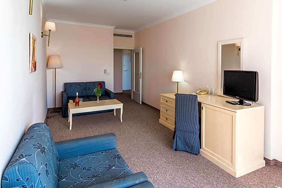 Photo 1 of 9 of Suite City View