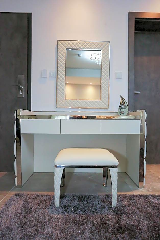 J'Me Boutique Hotel - Adults only