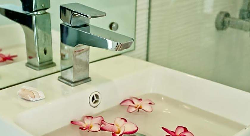 Golden Star Beach Hotel