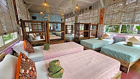 Bed in 10-Bed Mixed Dormitory Room