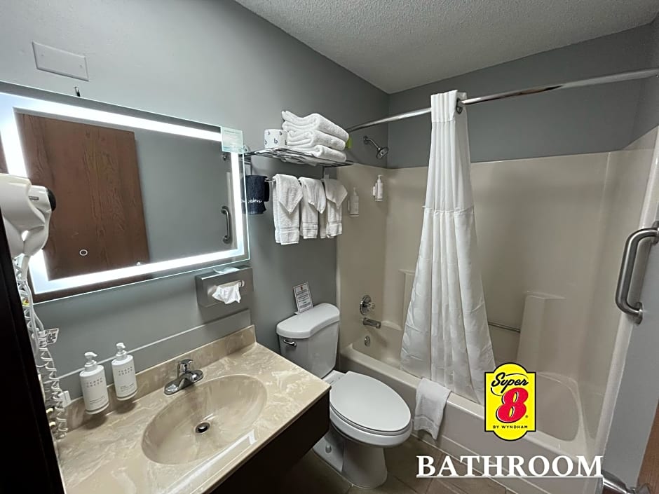 Super 8 by Wyndham Emporia