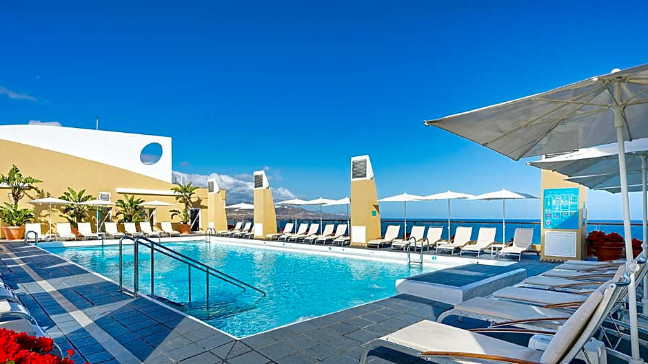 BULL Reina Isabel & SPA