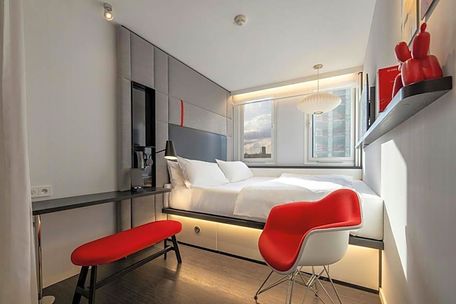 Photo 1 of 6 of 1 King Bed, High Floor