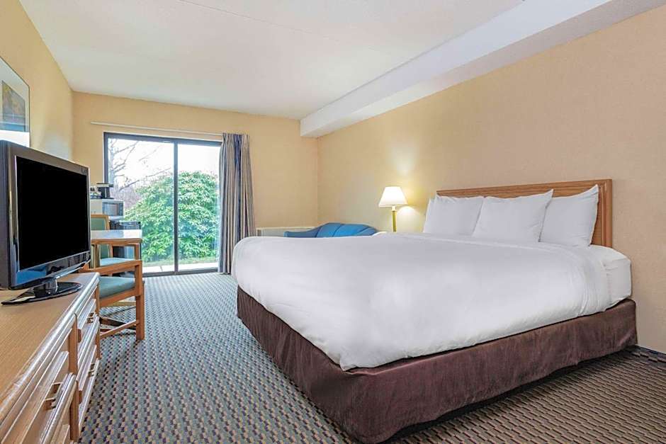 Travelodge by Wyndham Bridgewater