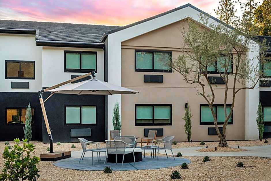 The Inelle, Oakhurst Yosemite, a Tribute Portfolio Hotel