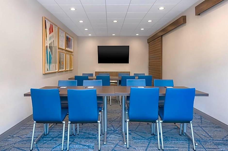 Holiday Inn Express & Suites Alton St Louis Area By IHG