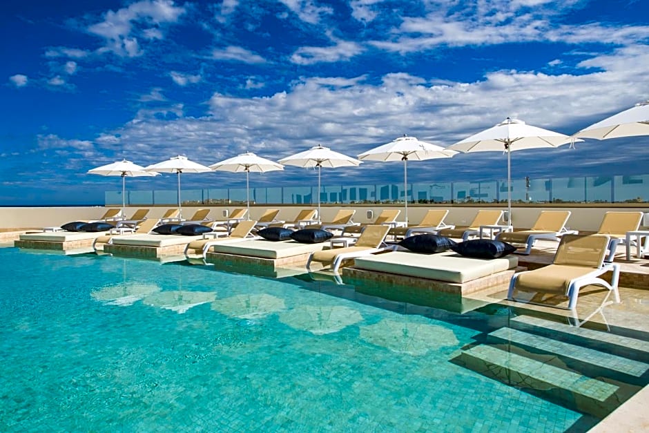 Izla Beach Front Hotel