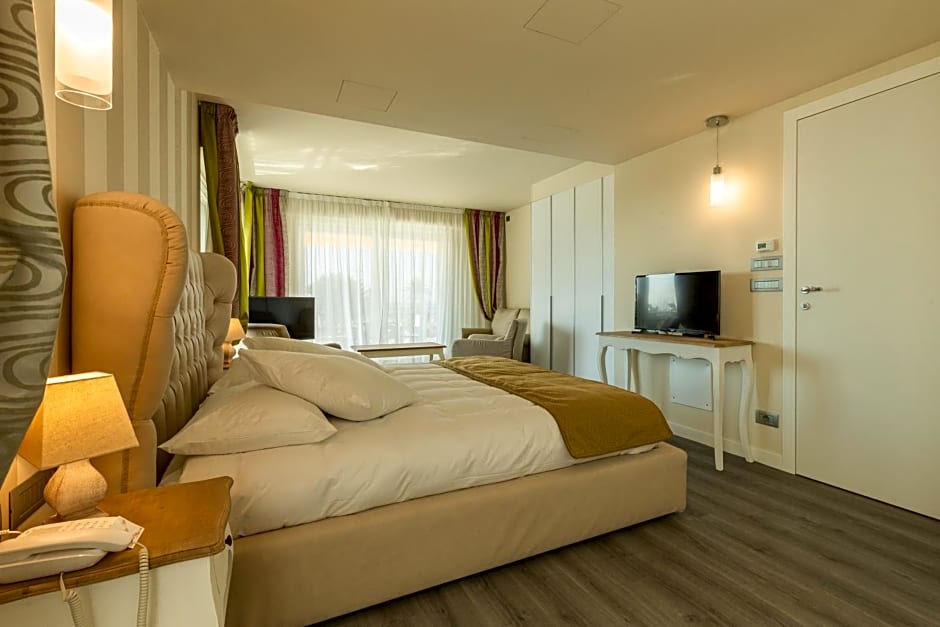 La Dolce Vita Hotel