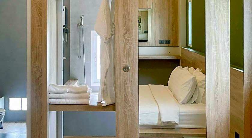 The Zenith Residence Hotel (SHA Extra Plus)