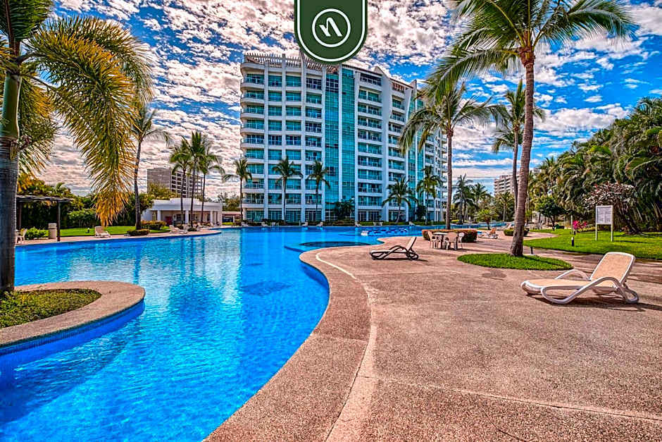 Amazing 2BR Condo with Pool and Access to VIDANTA