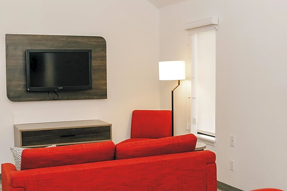 Hawthorn Suites by Wyndham Tinton Falls