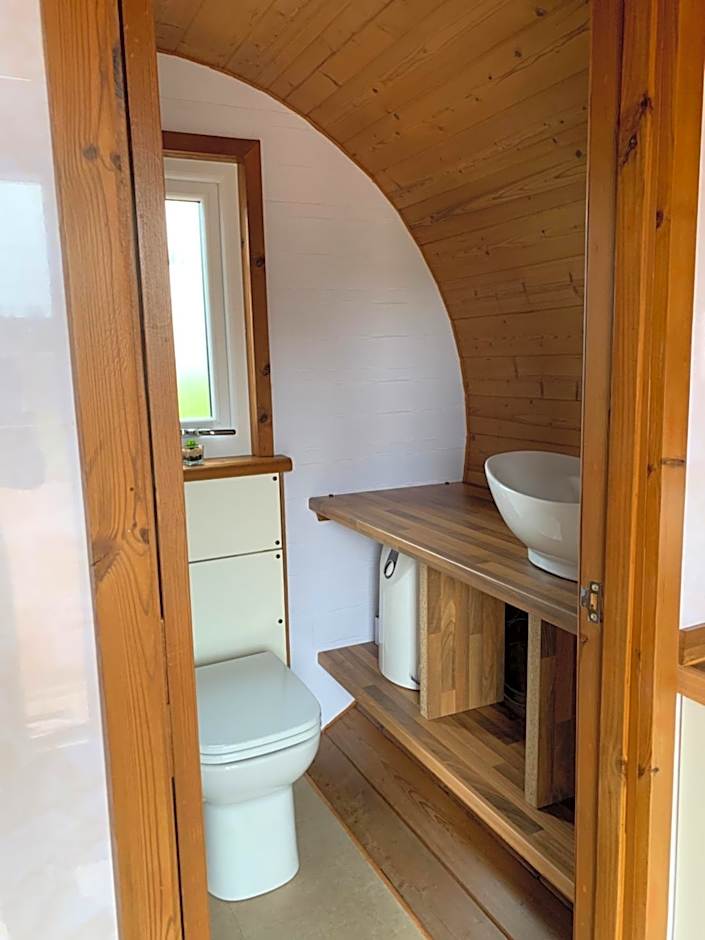 AC/DC Glamping