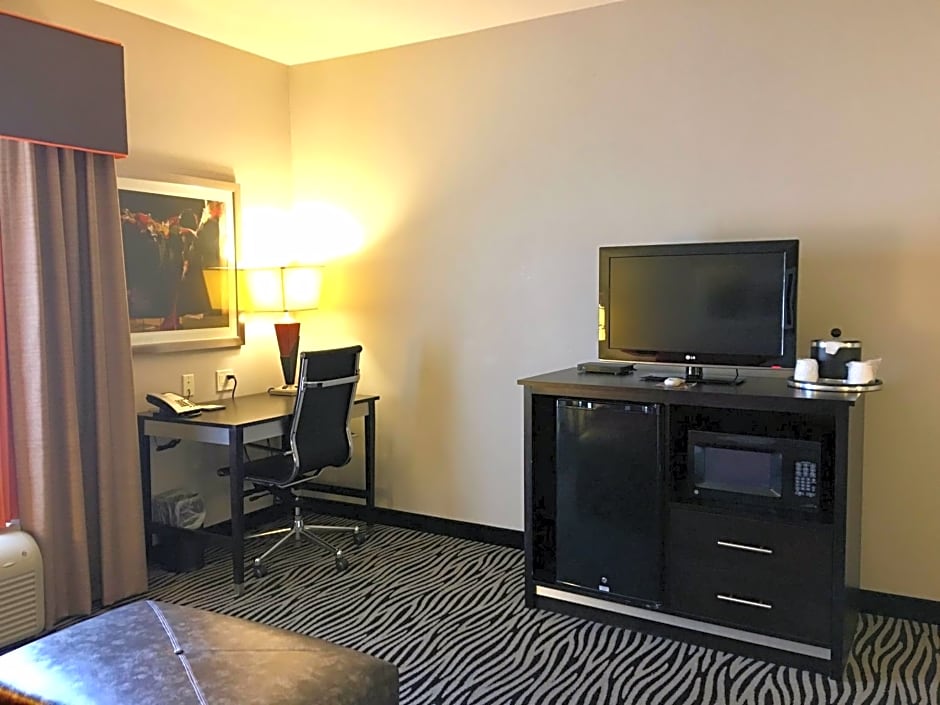 Hampton Inn By Hilton And Suites Tulsa Central