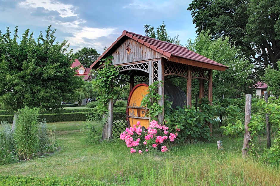Zespół Pałacowo-Parkowy Bądzów