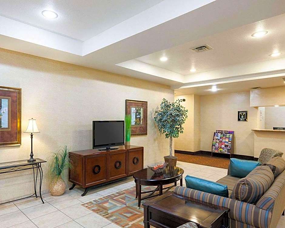 Comfort Inn & Suites Regional Medical Center