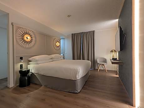 Deluxe Three-Bedroom Apartment with Ocean View