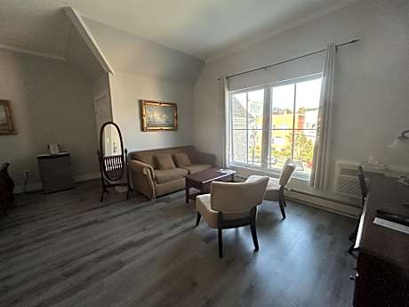 Superior Family Room