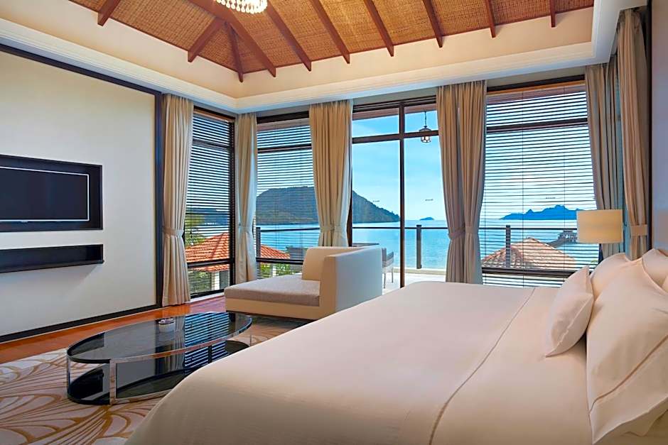 Photo 1 of 17 of Villa 5 Bedroom, Ocean View