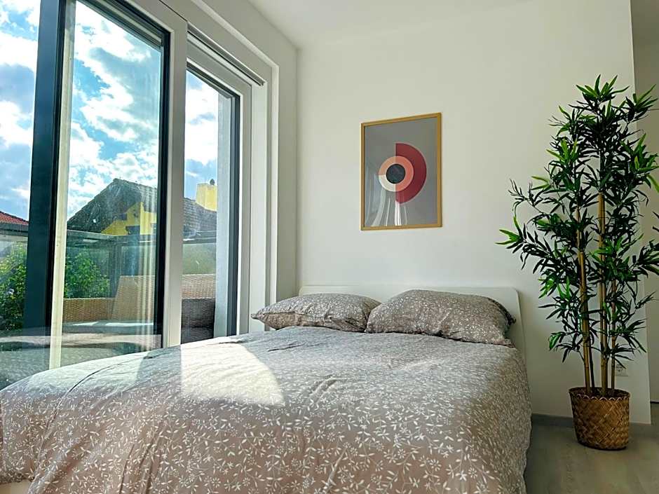 Modern - Free Parking - Balcony