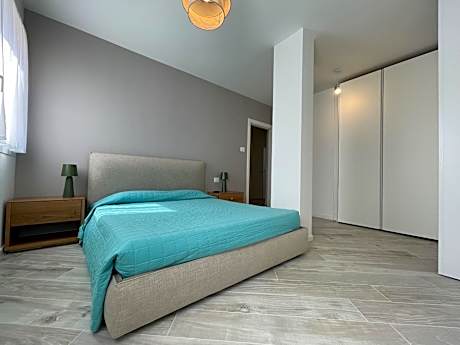 Three-Bedroom Deluxe Apartment