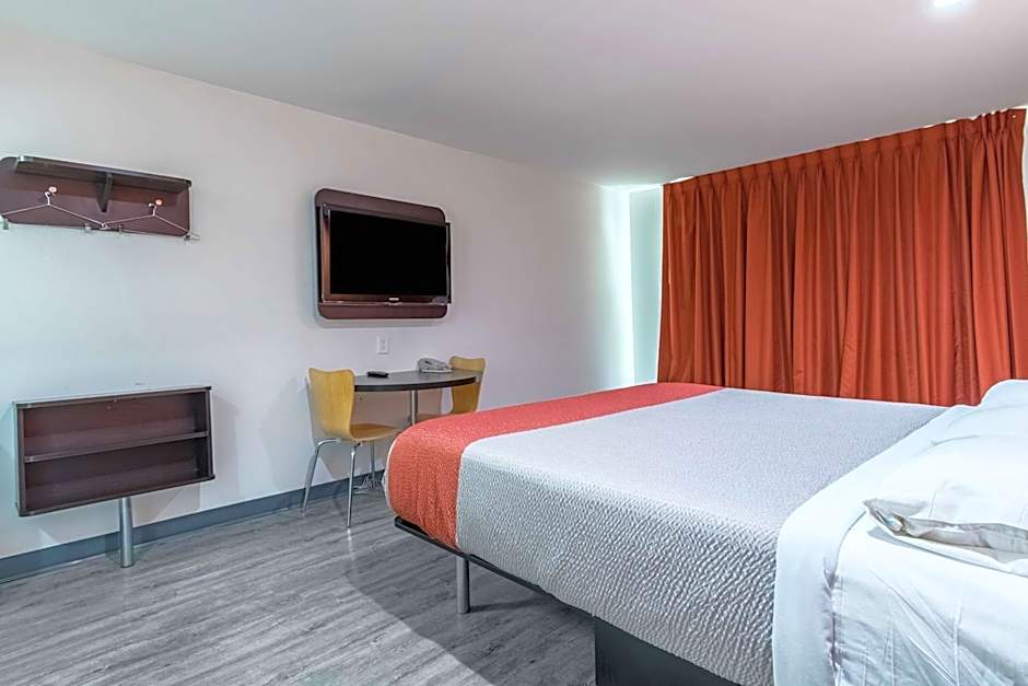 Motel 6-Barstow, CA - Route 66