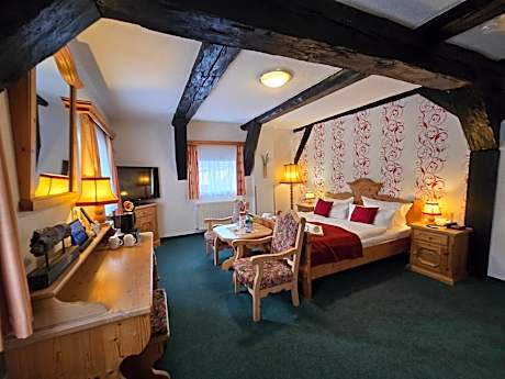 Deluxe Double Room with Shower