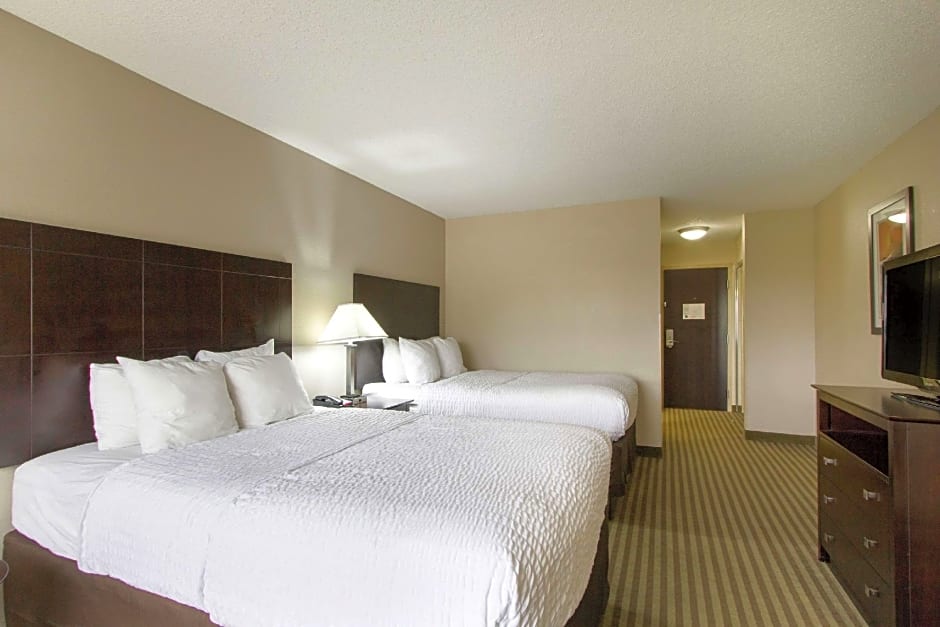 Clarion Hotel Beachwood-Cleveland
