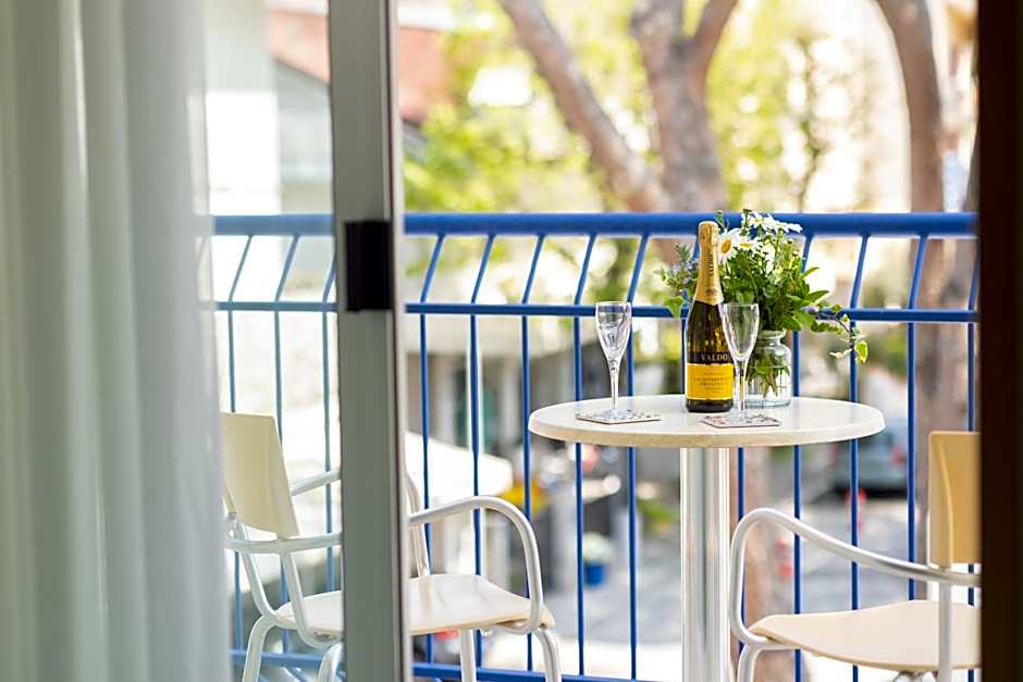 Hotel Caprice B&B - in centro a Riccione