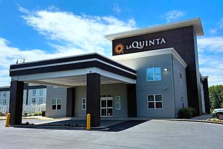 La Quinta Inn & Suites by Wyndham Lexington Park