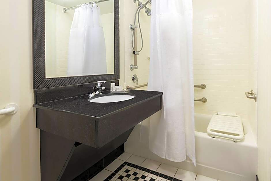Fairfield Inn & Suites by Marriott Buffalo Airport