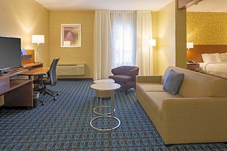 Studio with King Bed, Bathtub and Sofa Bed - Mobility Access/Hearing Accessible