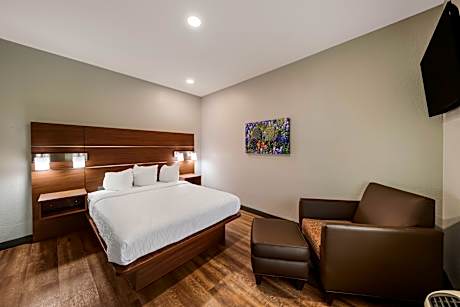 Suite - 3 Queen Beds  Non-Smoking Two Rooms Sitting Area Kitchen Full Breakfast