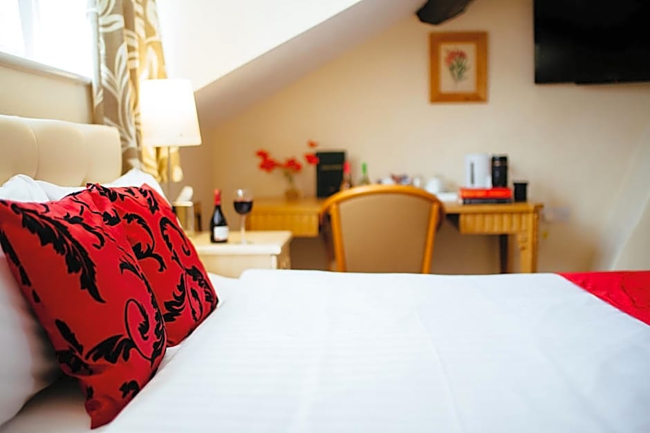 Pymgate Lodge Airport Hotel