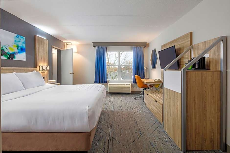 La Quinta Inn & Suites by Wyndham Lexington Park