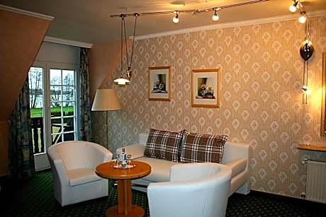 Deluxe Double Room with Balcony and Sea View