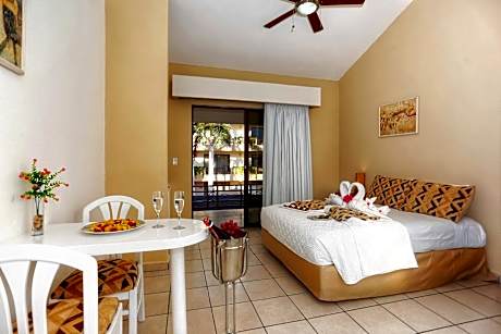 Queen Studio One Bed