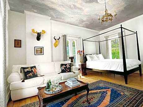 Queen Suite