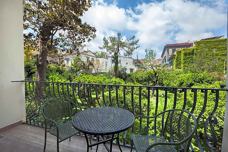 The Bellini House by House In Naples