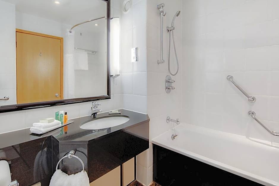 DoubleTree by Hilton Manchester Airport