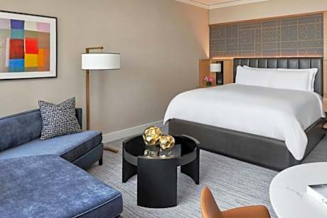 King Room with City View - Lounge Access