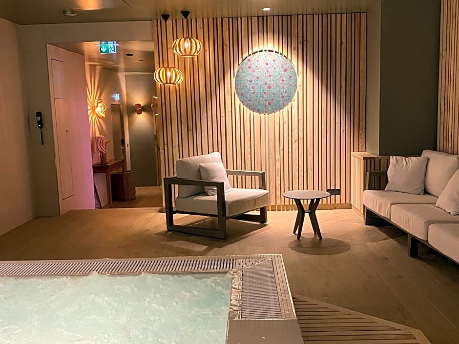 Hotel Aux Vieux Remparts, The Originals Relais (Relais du Silence)