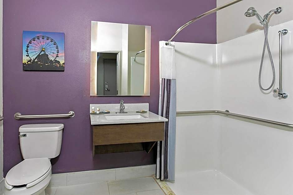 La Quinta Inn & Suites by Wyndham Hopkinsville