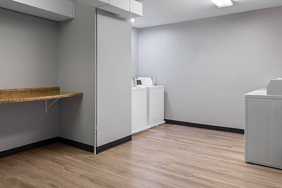 AmericInn by Wyndham Urbana/Champaign University Area